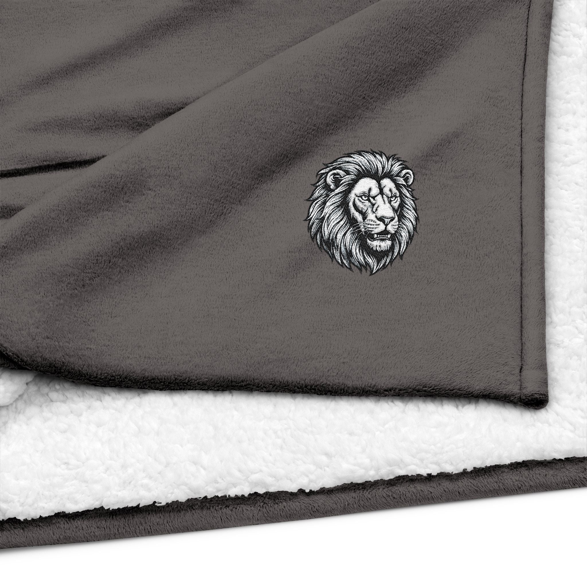 Embroidered Lion Sherpa Blanket — Plush Cozy Throw